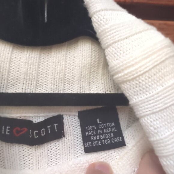 Jamie Scott Ribbed Turtle Neck White Shirt - Picture 8 of 8